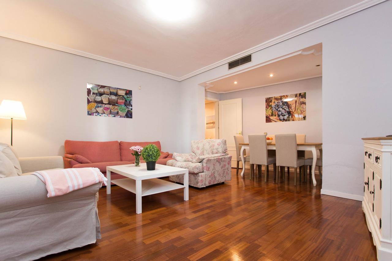 Svq Apartments - Patio Santa Cruz Севиля Екстериор снимка