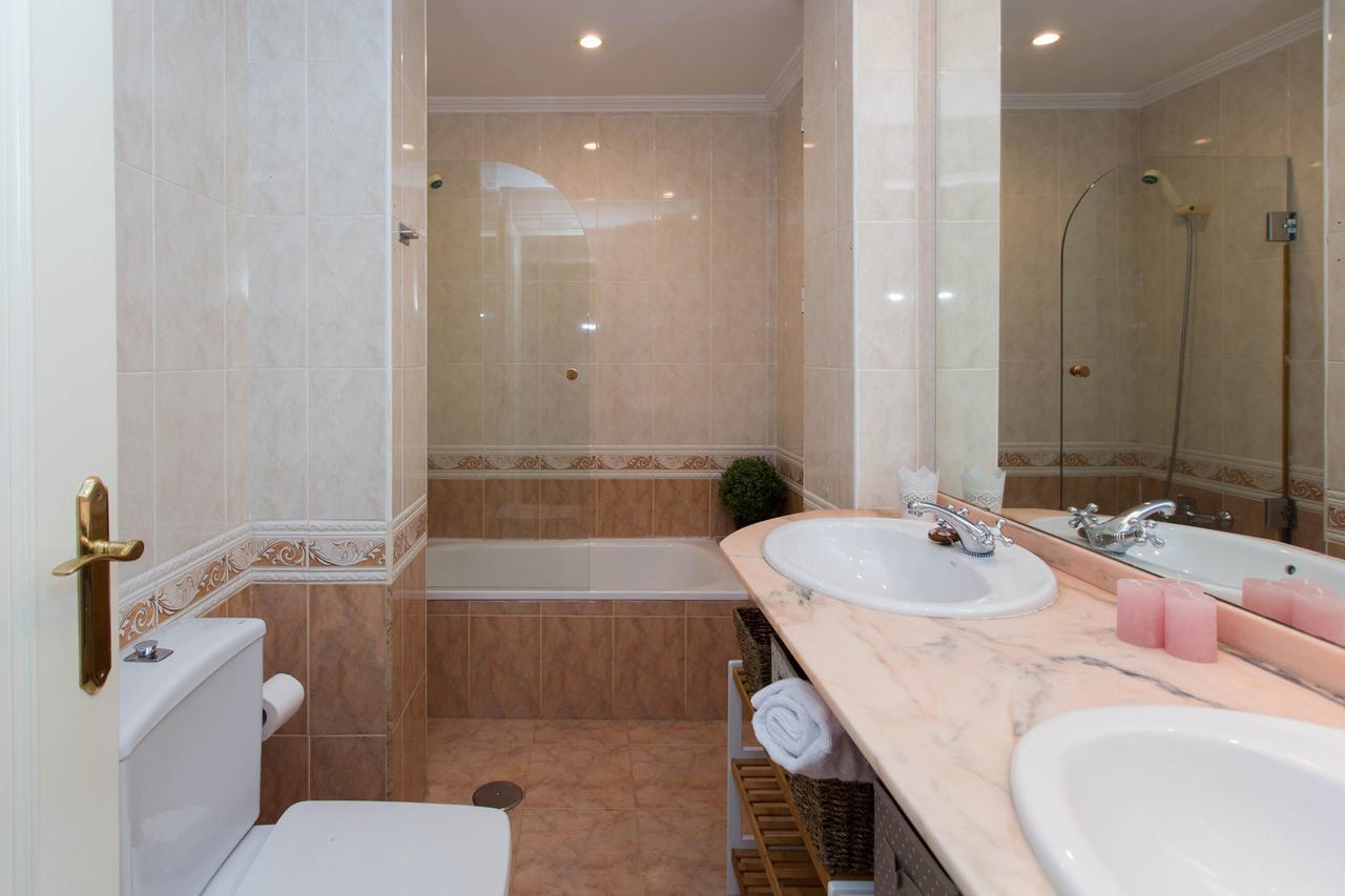 Svq Apartments - Patio Santa Cruz Севиля Екстериор снимка