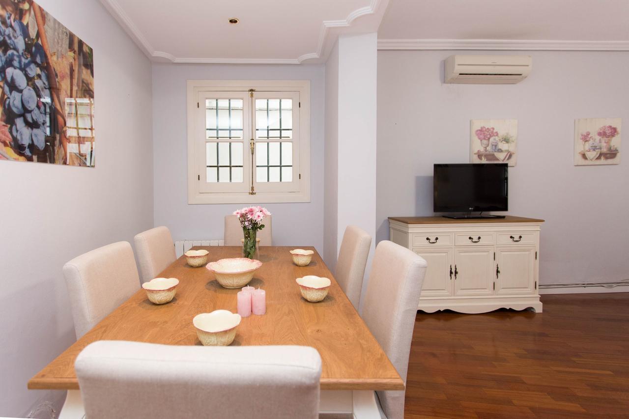 Svq Apartments - Patio Santa Cruz Севиля Екстериор снимка