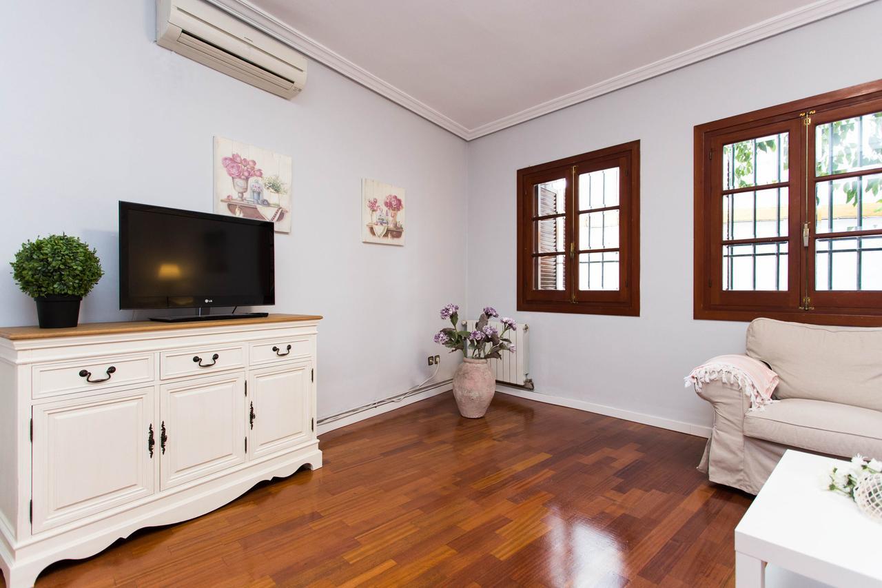 Svq Apartments - Patio Santa Cruz Севиля Екстериор снимка